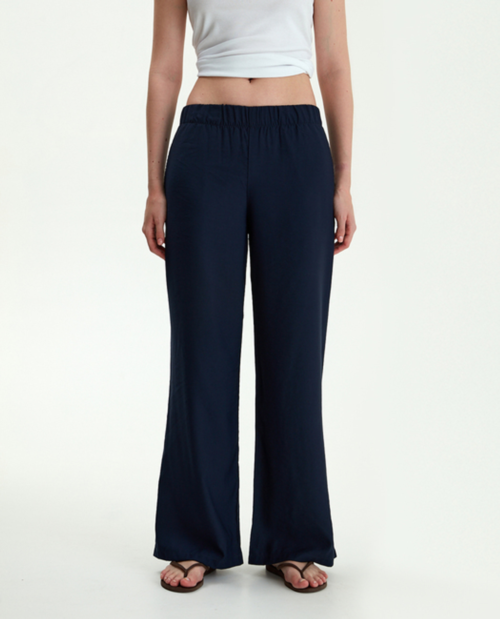 Лёгкие широкие брюки на резинке