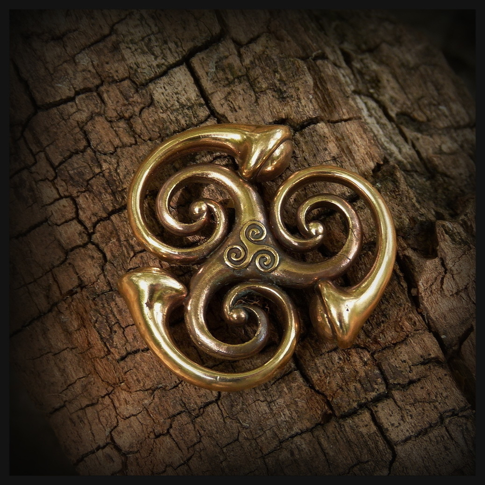 Кулон подвеска "Трискель" авторская работа , бронза