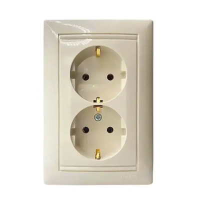 Розетка двойная с заземлением Слоновая кость Legrand Valena