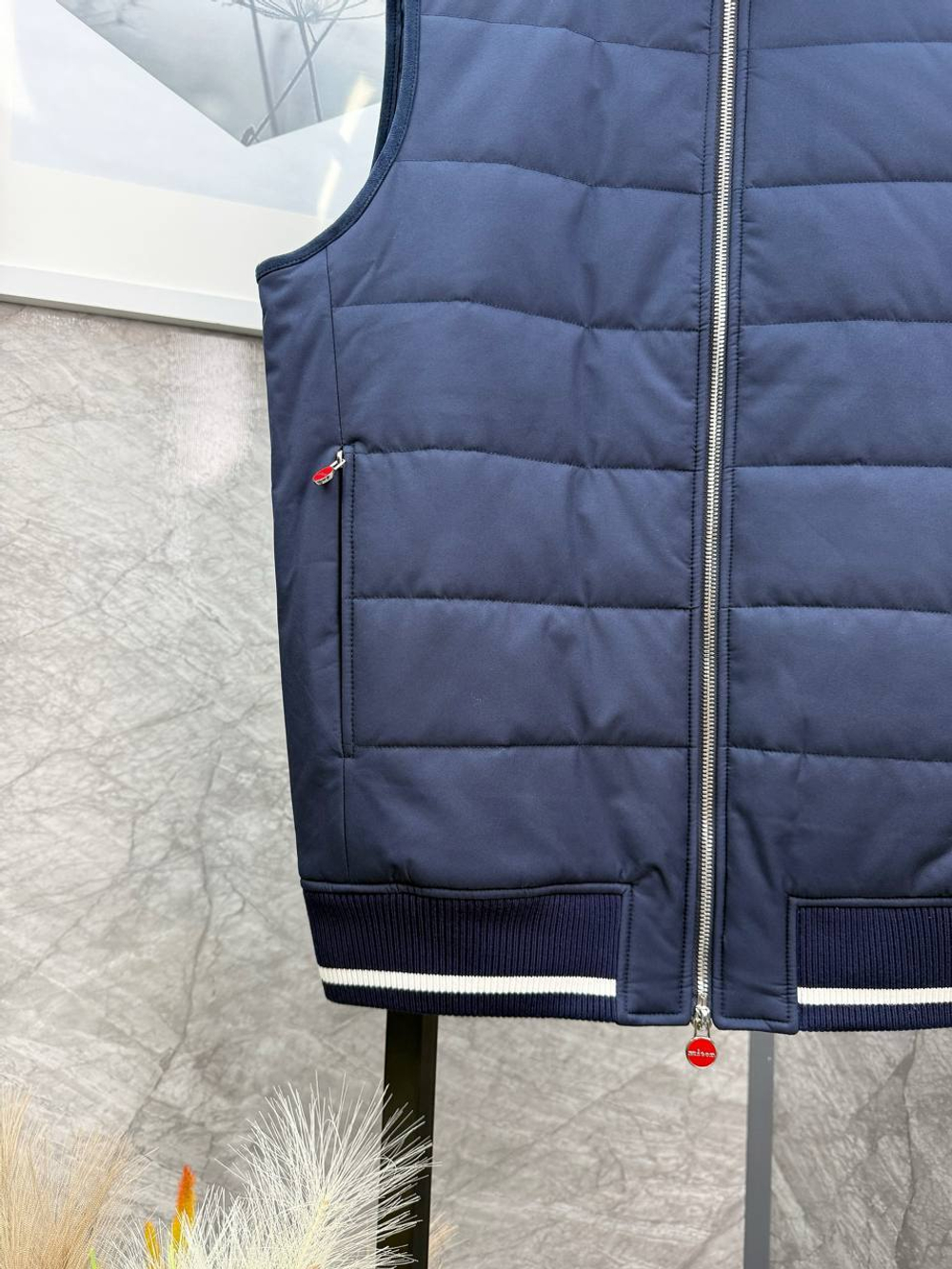 Безрукавка Kiton