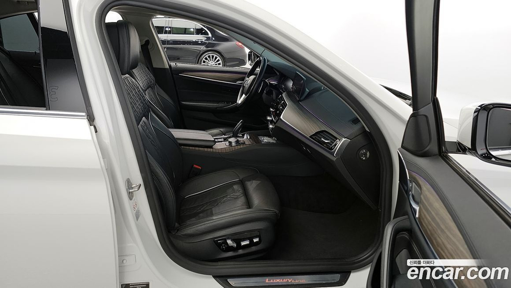 BMW 5 Series (G30) 520d Luxury Plus (08.2019)