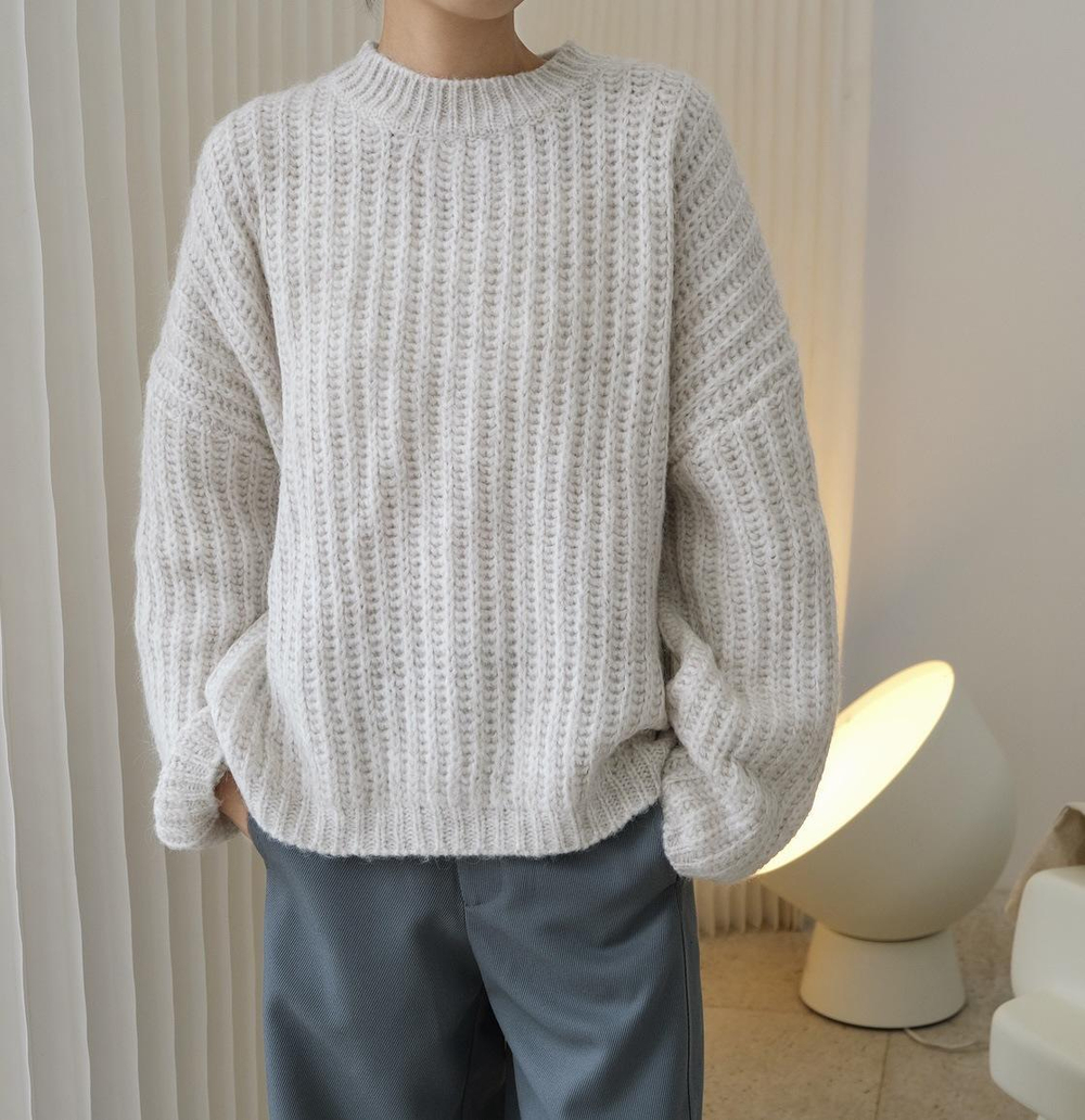 Свитер (кремово-белый)