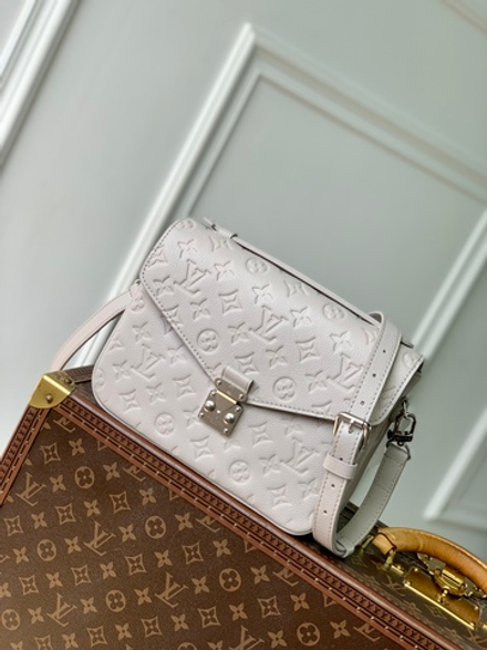 Louis Vuitton Pochette Metis
