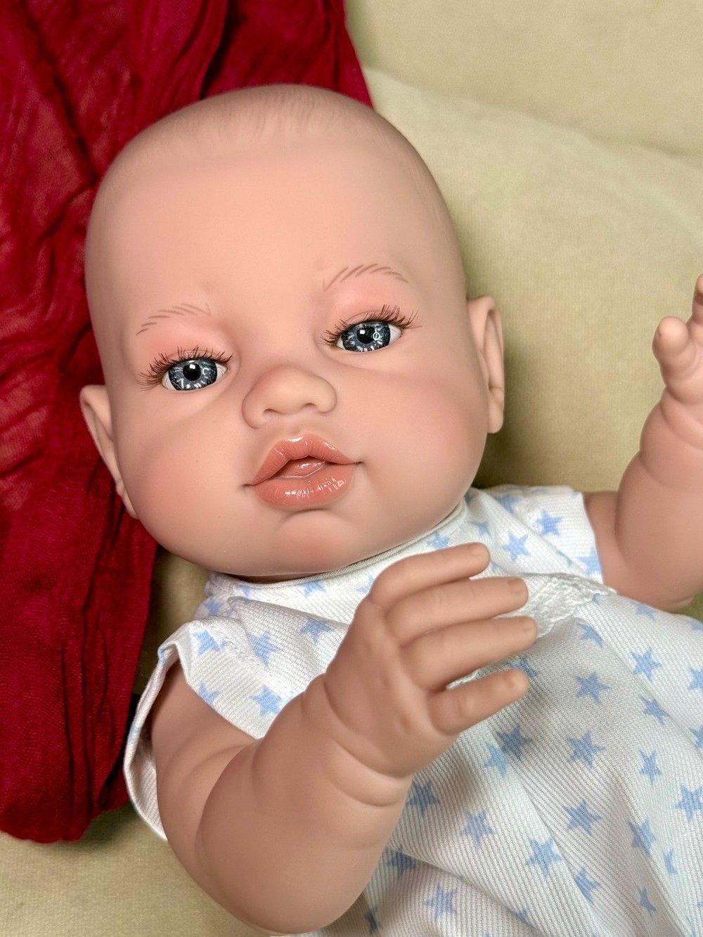 Кукла Berbesa 42см Recien Nacido с пледом (5114K)