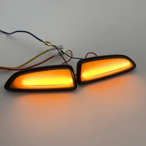 Повторитель поворота желтый на крыло диодный ВАЗ 2121 Лада Нива 2шт