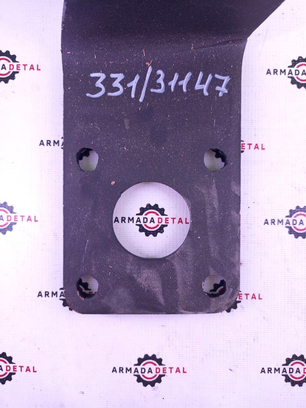 Кронштейн крыла 3CX (левый, уголок) | 331/31147 | Аналог