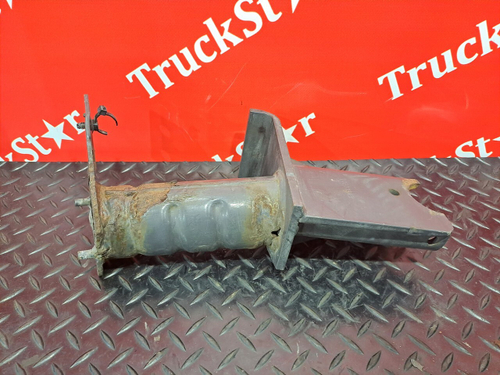 Кронштейн усилителя бампера левый