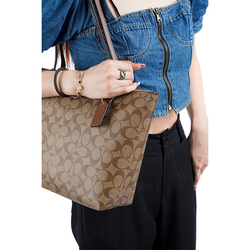 Сумка COACH Zip Top Tote 30 Tote