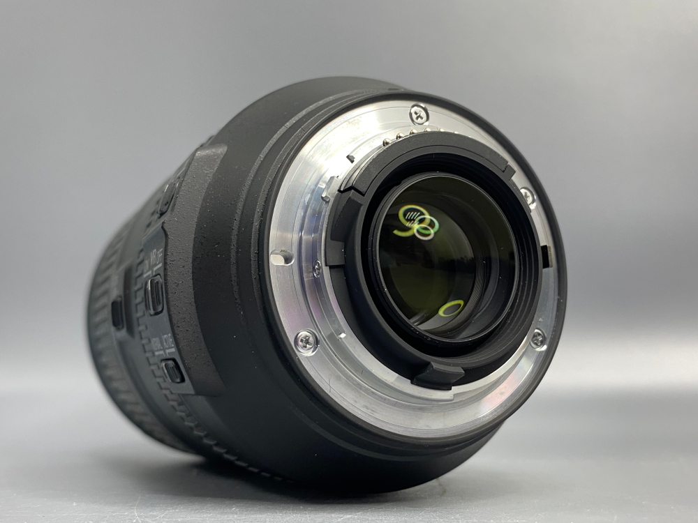 Nikon 28-300mm 3.5-5.6G ED VR