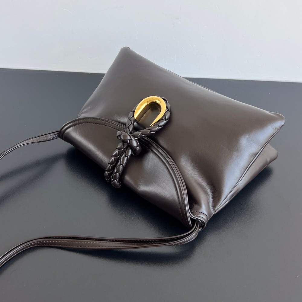 Bottega Veneta Small Liberta 27 cm