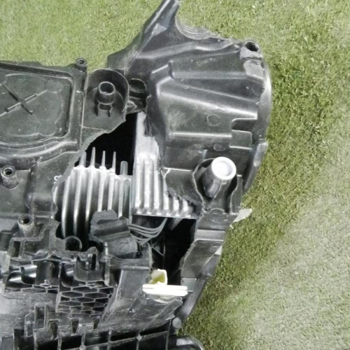 Фара правая Skoda Kodiaq (2016-2022) LED