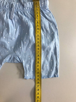 Шорты тонкие приятной расцветки, визуально на 1/1,5 года