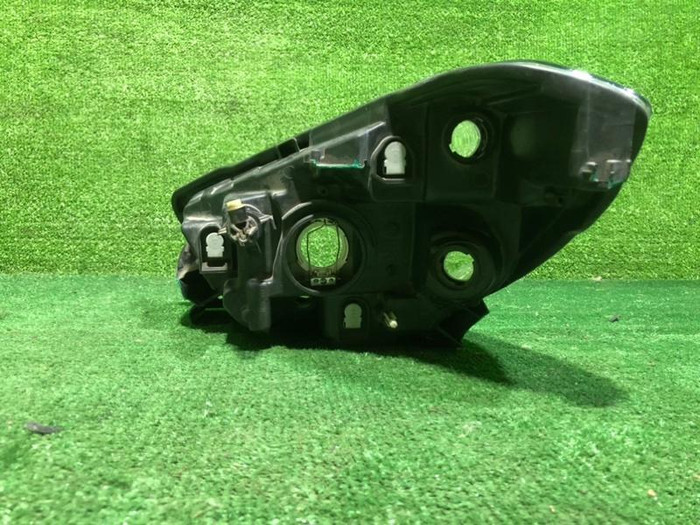 Фара правая Renault Dokker (2012-2021) галоген