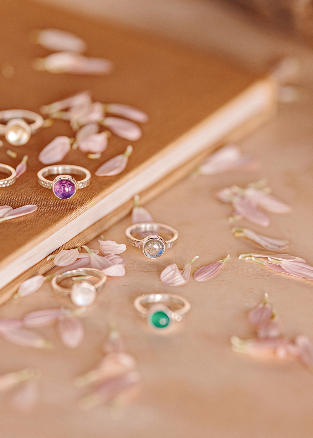 Кольцо «Моно» с лабрадоритом