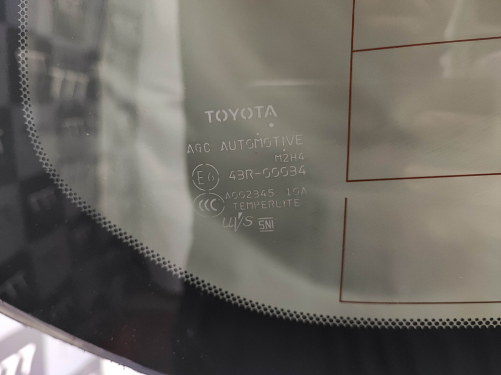 Стекло багажника правое Land Cruiser 200 15-21 Б/У Оригинал 6271060F50