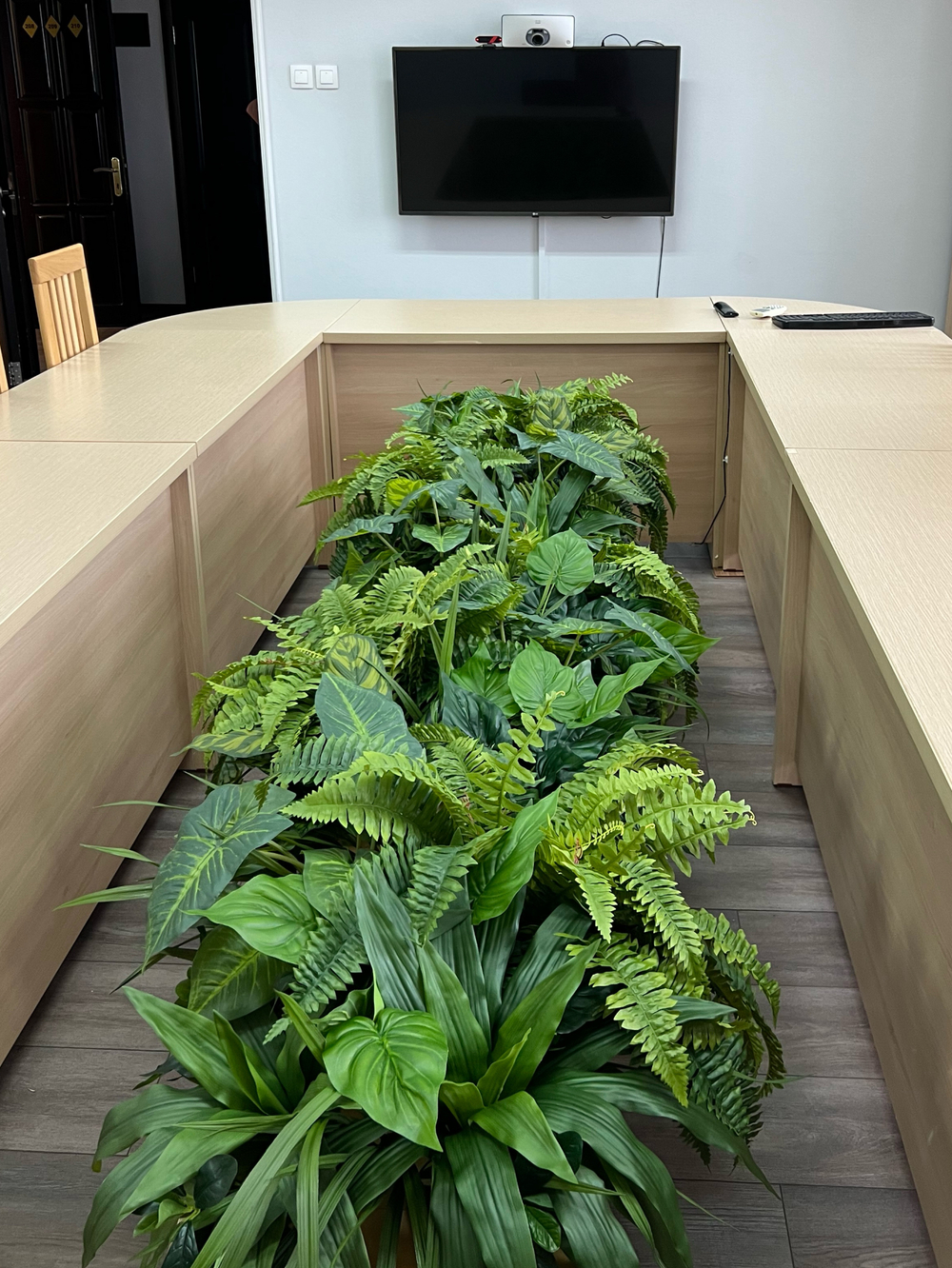 Озеленение искусственными растениями Министерства ЖКХ Краснодарского края