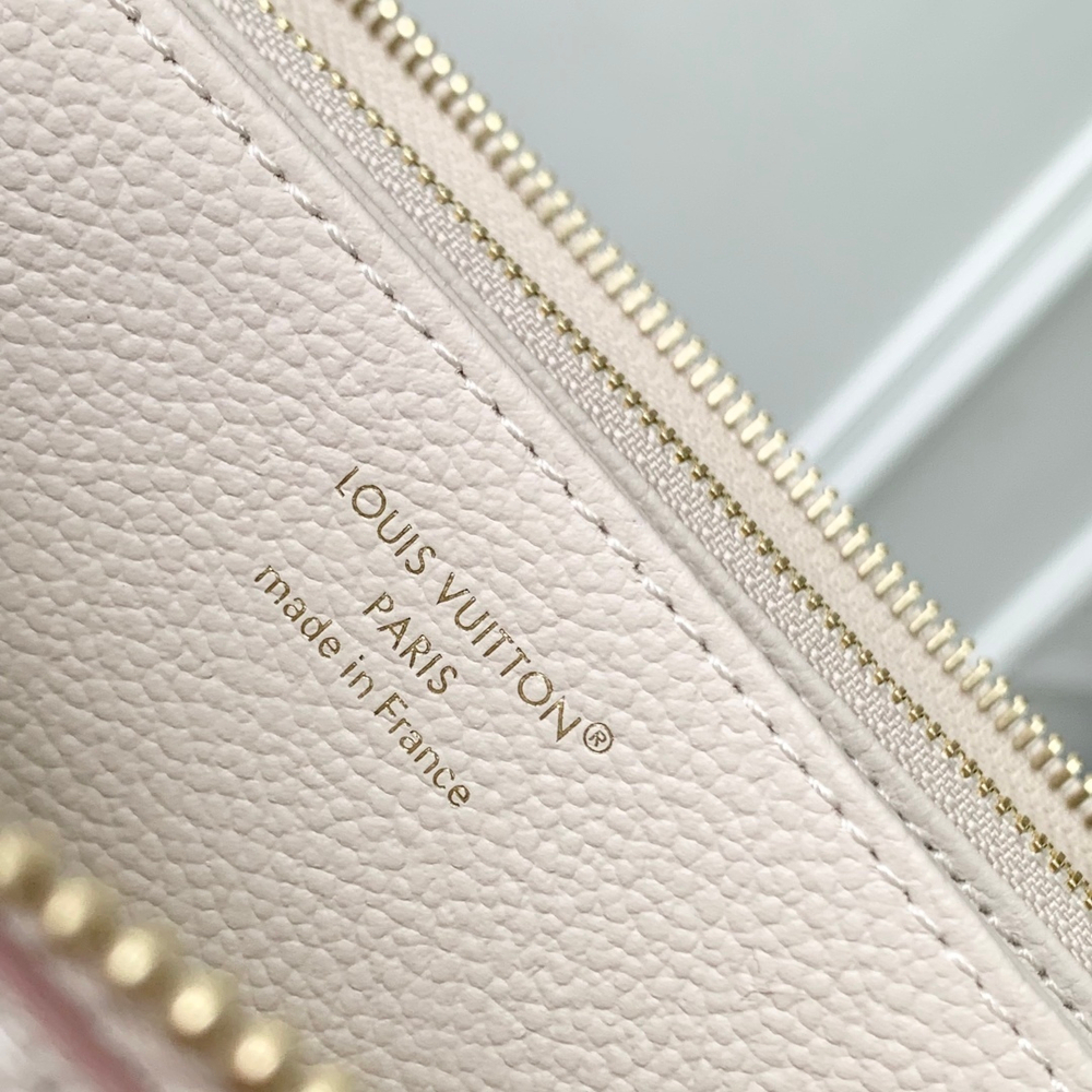 Louis Vuitton Zippy Wallet
