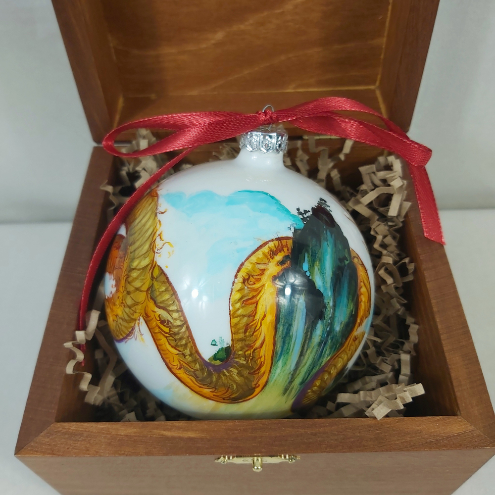 Коллекционный елочный шар с росписью Палех "Дракон" в деревянной шкатулке
