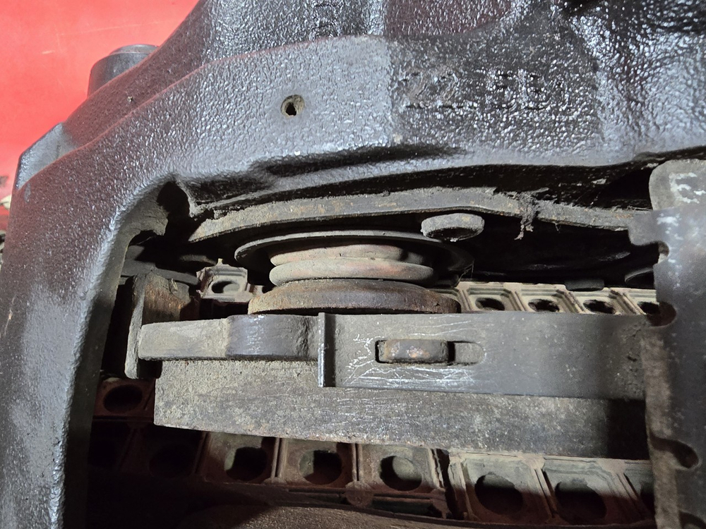 Суппорт задний левый 2023г