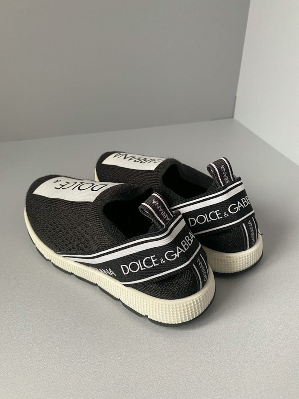 Новые кроссовки Dolce&Gabbana, 25