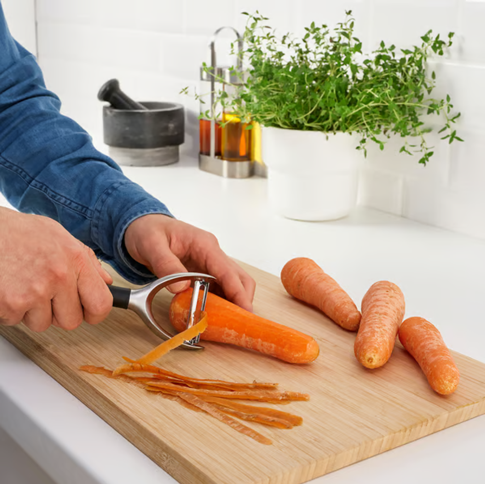 IKEA 365+ VARDEFULL — овощечистка, черная (001.521.59)