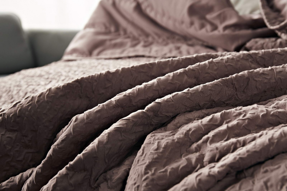 Покрывало 160х220 и наволочка 50х70 Sofi De MarkO Надин мокко