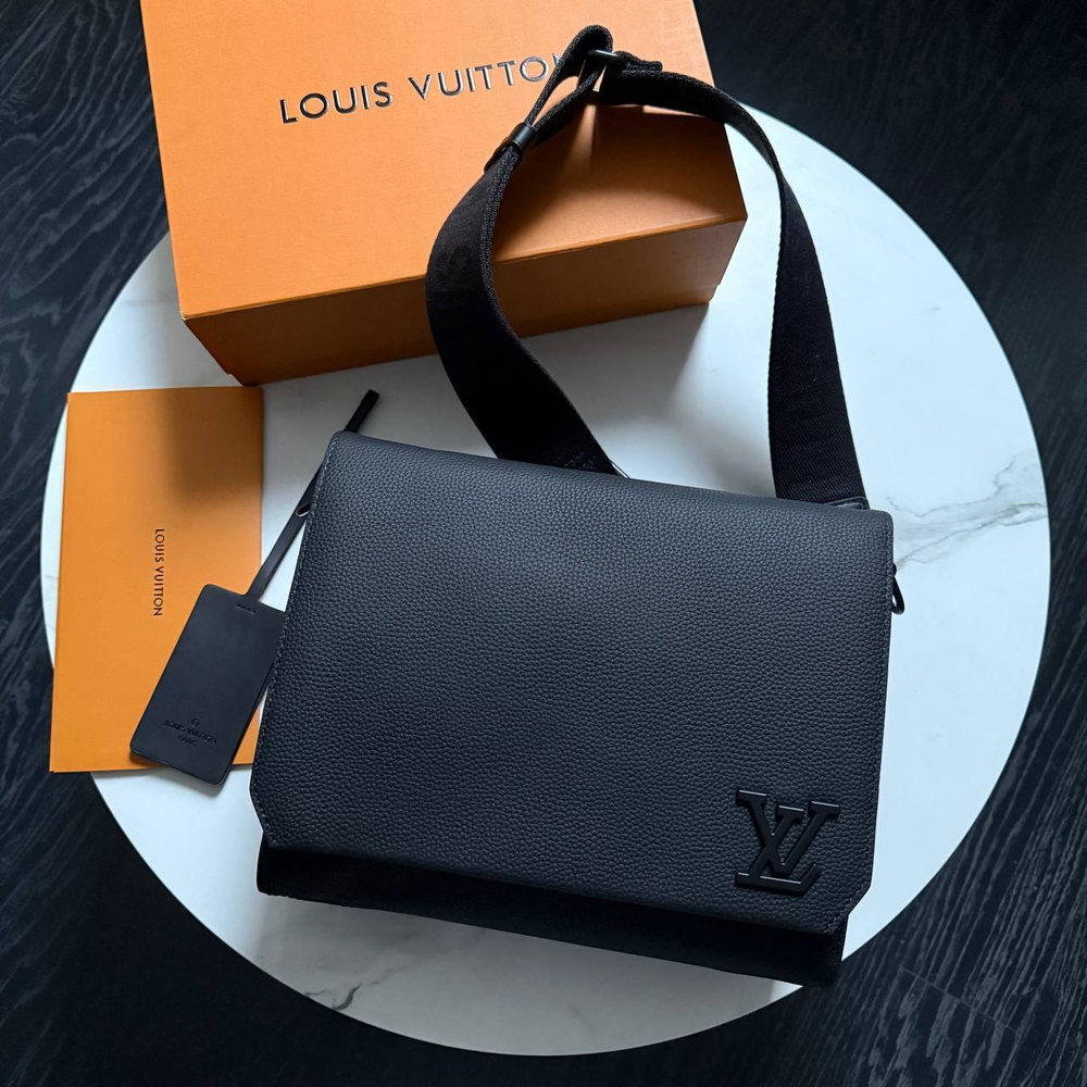Сумка-мессенджер Louis Vuitton