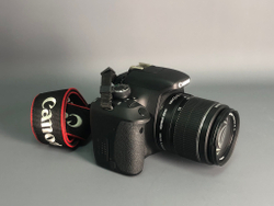 Canon 600D Kit 18-55mm IS II 1.000 кадров