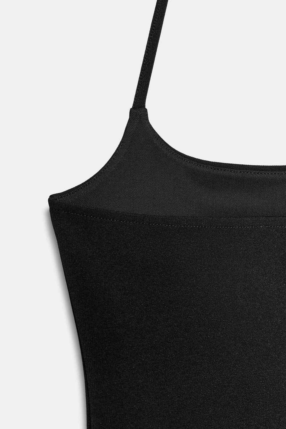 ZARA ЭЛАСТИЧНЫЙ ТОП С ГОРЛОВИНОЙ ХАЛТЕР, ЧЕРНЫЙ