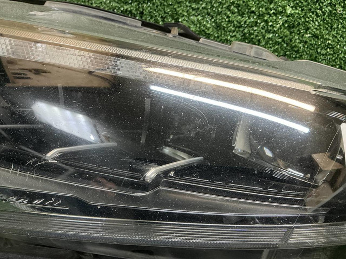 Фара левая Maserati Levante (2020-2024) LED