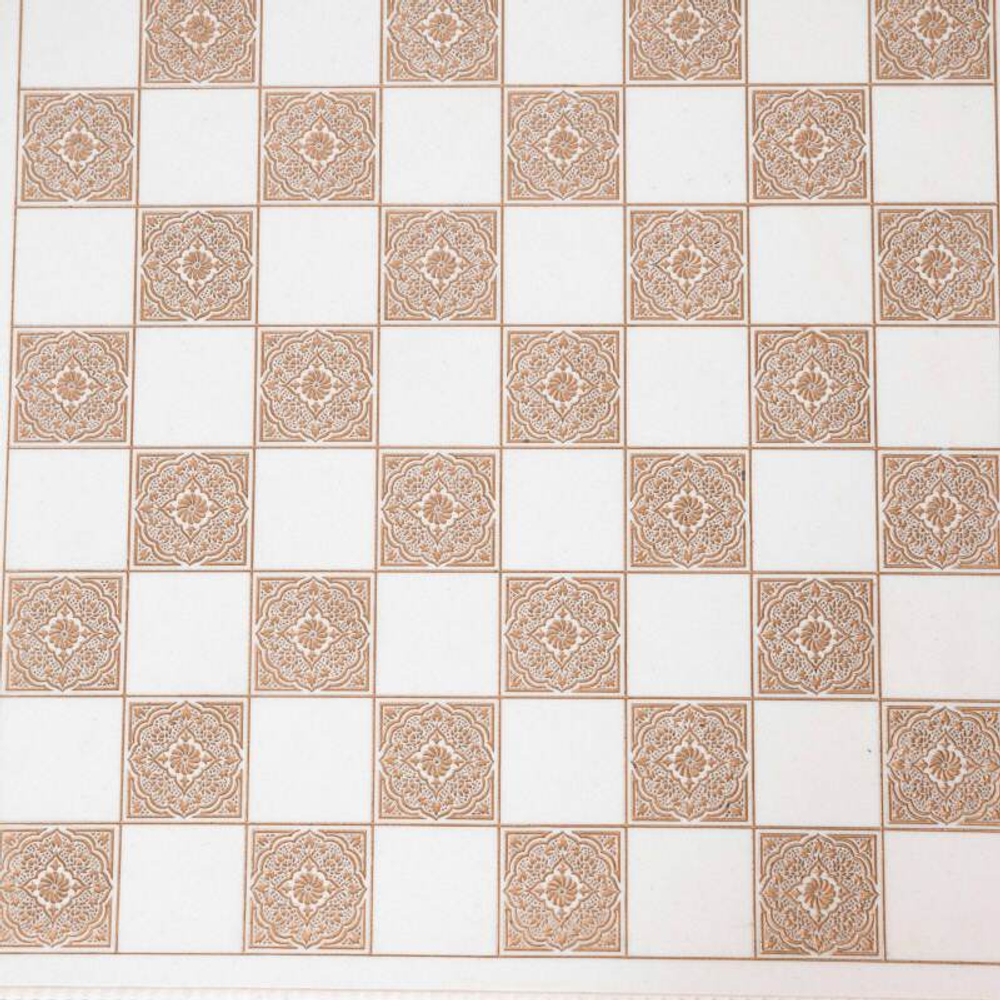 Шахматный стол с комплектом шахмат из слоновой кости