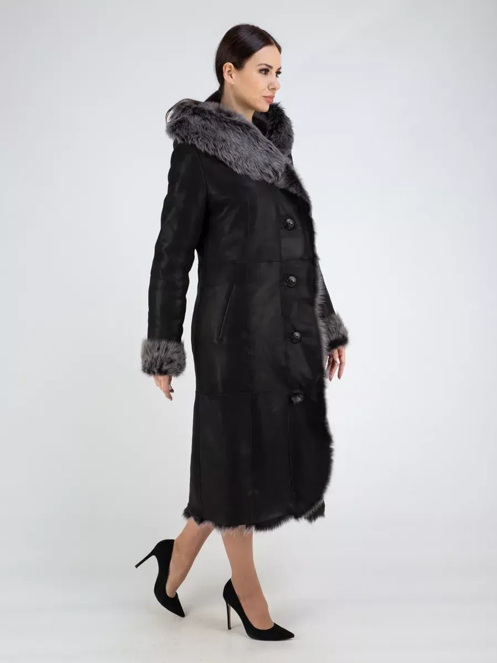 Дубленка зимняя натуральная с капюшоном длинная и теплая