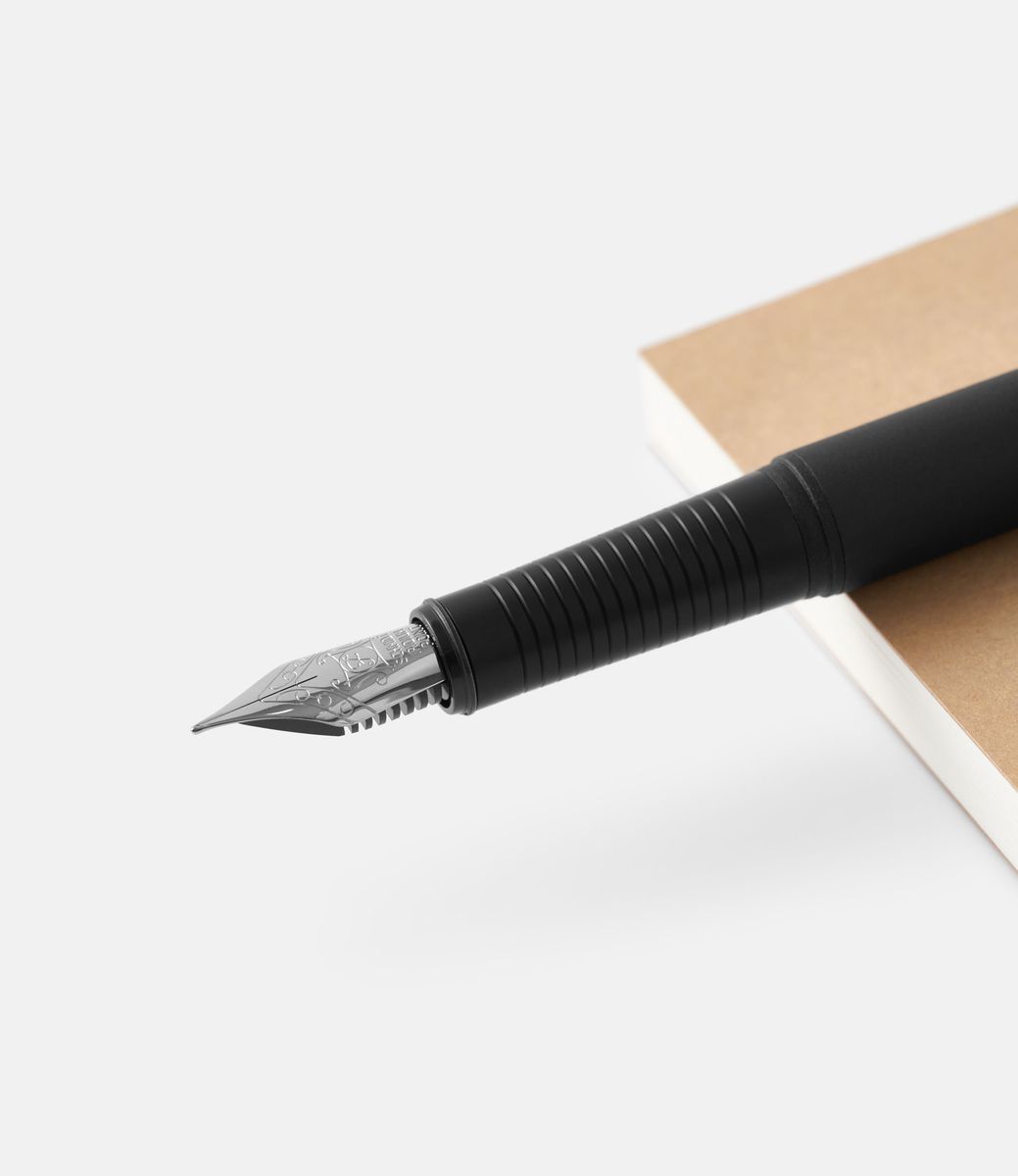 Kakimori Aluminium Fountain Pen — перьевая ручка из алюминия