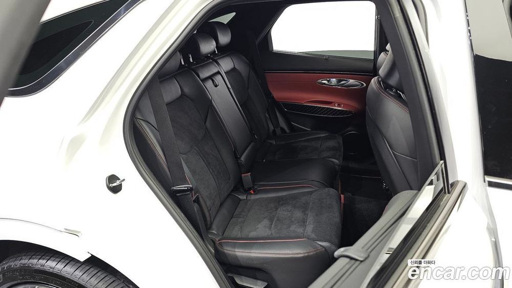 Genesis GV70 2.5T Бензин 2WD (05.2022)