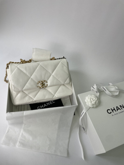 Сумка Chanel 19