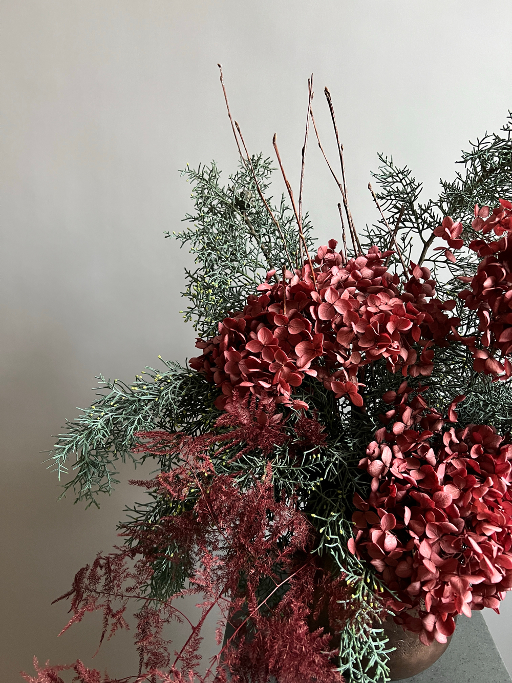 Композиция из хвойных растений "Тайный лес"