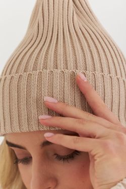 Шапка из хлопка бежевого цвета