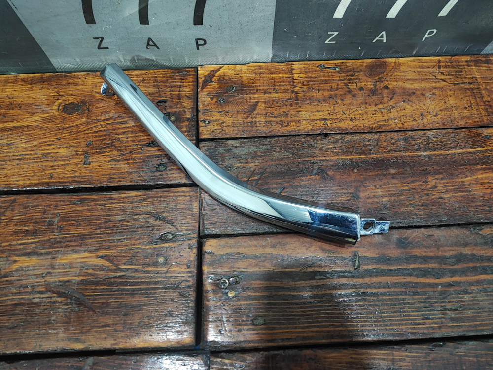 Молдинг переднего бампера Mitsubishi Outlander 3 15-нв Б/У Оригинал 6407A142