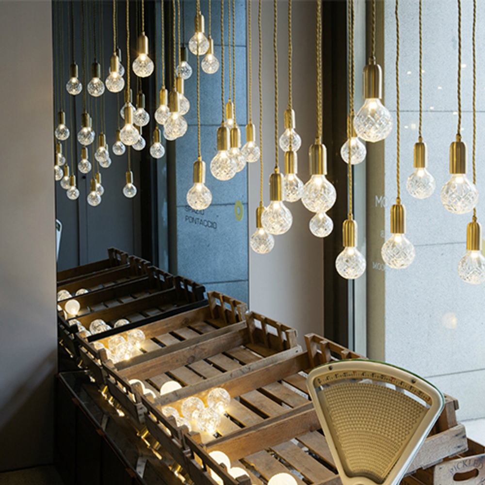 Подвесной дизайнерский светильник Crystal Bulb by Lee Broom (18 подвесов)