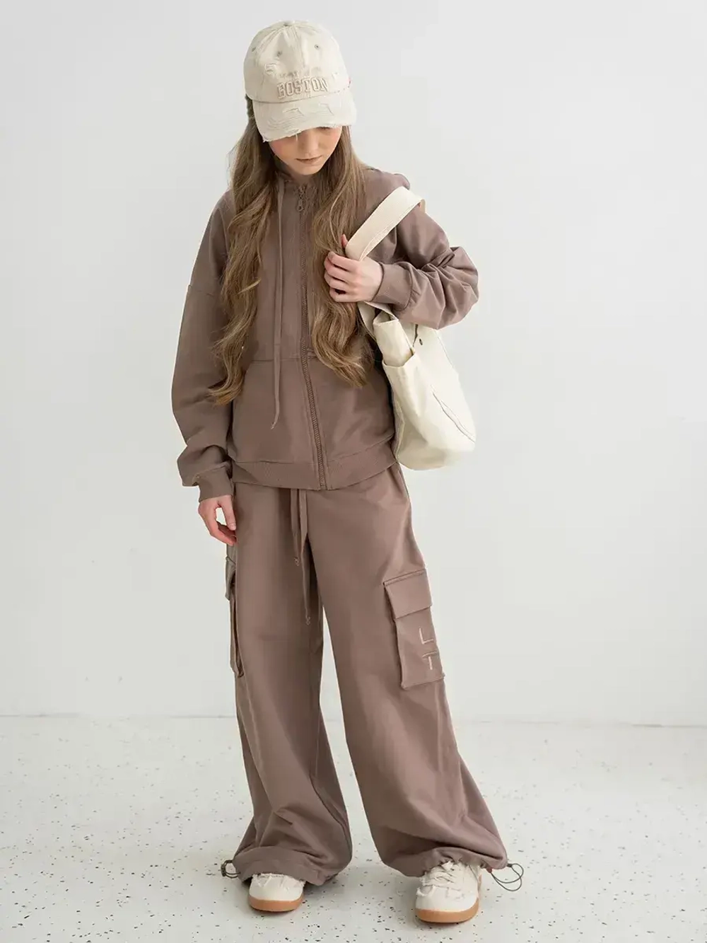 Спортивный костюм для девочки в школу