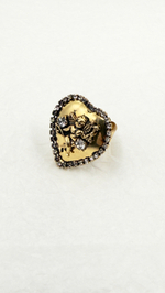 Кольцо сердце с ангелом со стрелой, по краю светлые кристаллы, золото антик