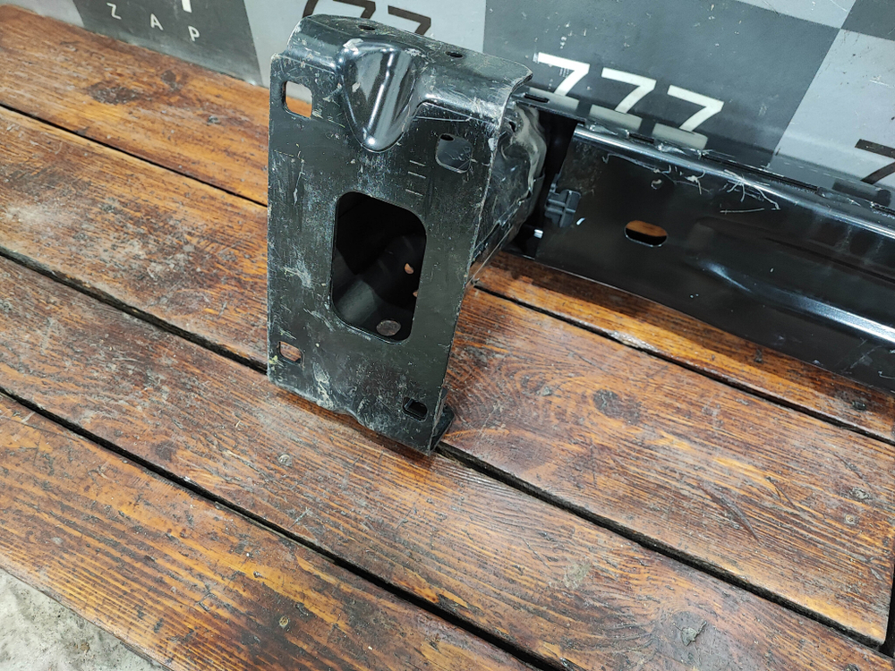 Усилитель передний LR Discovery 5 Новый Оригинал LR080004