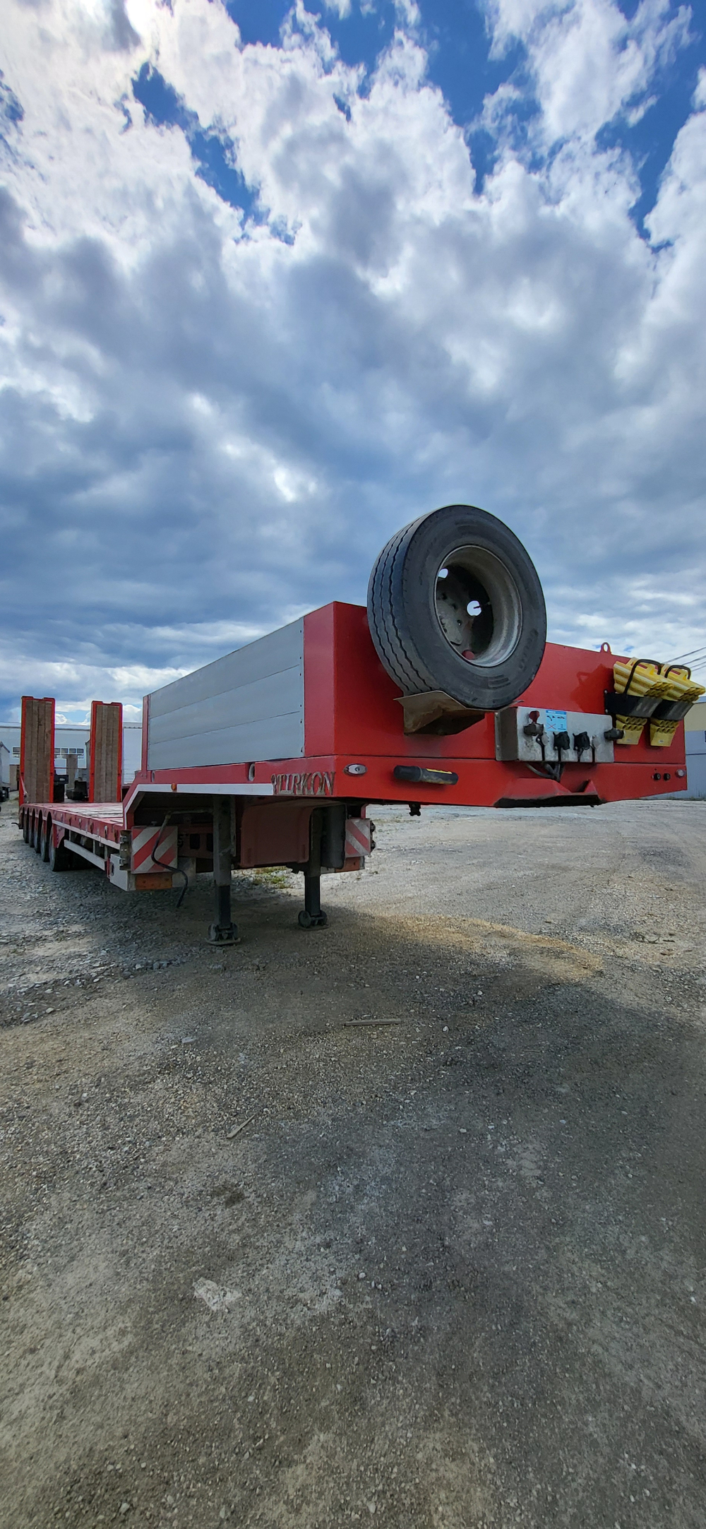 TIRKON TREYLER LWB5A Полуприцеп тяжеловоз 5 осей LWB5A (Раздвижной)
