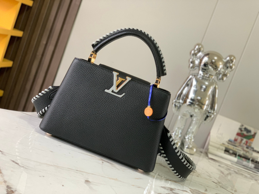 Louis Vuitton Capucines BB