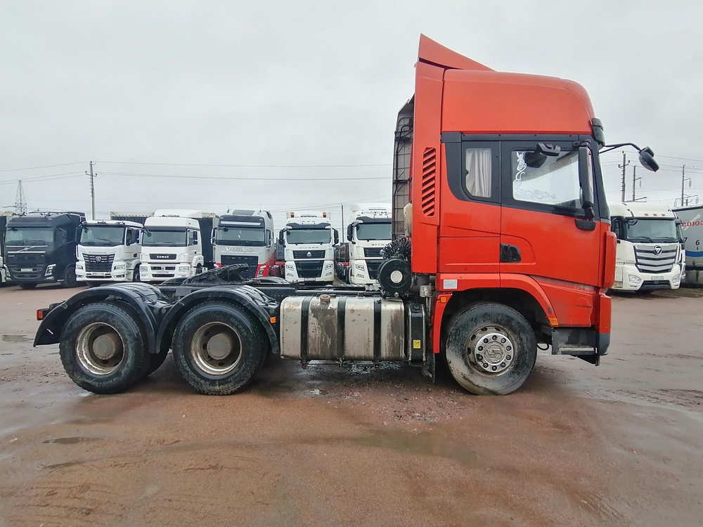 Shacman (Shaanxi) SX* 6x4 Седельный тягач SX42584V324 (Дизельный, 11,6 л, 423 л.с., АТ)