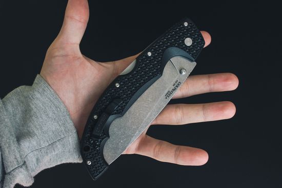 Складной нож Cold Steel 29AXB Voyager Extra Large Drop Plain Edge c клинком из стали AUS-10A, рукоять Grivory (Griv-Ex)