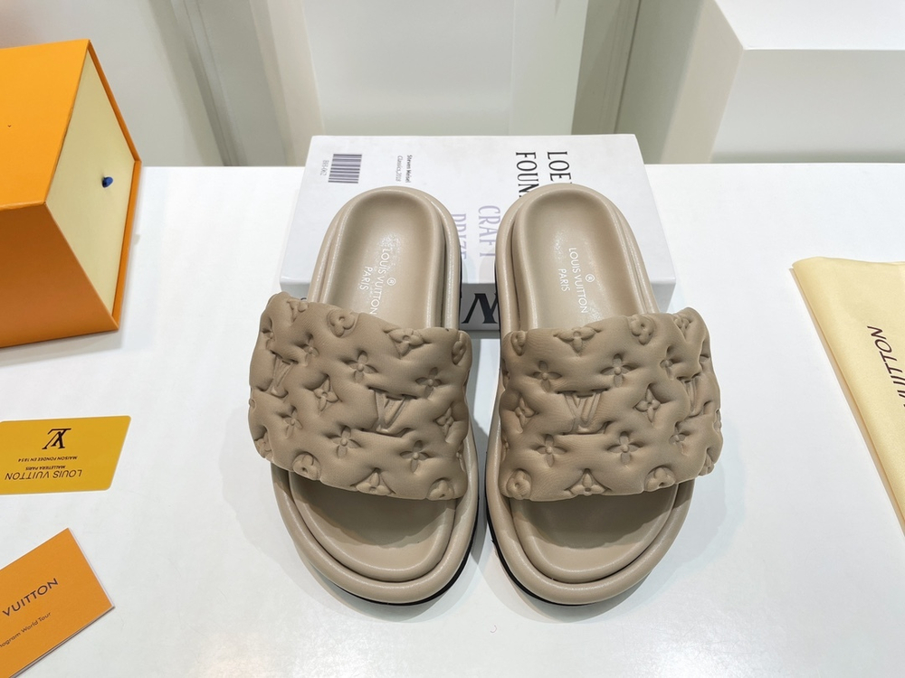Louis Vuitton Pool Pillow Comfort Mule