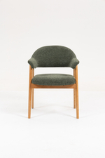 Стул обеденный Tavu с деревянными ножками зеленый