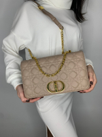 Сумка 30 MONTAIGNE Dior бежевая с цепочкой