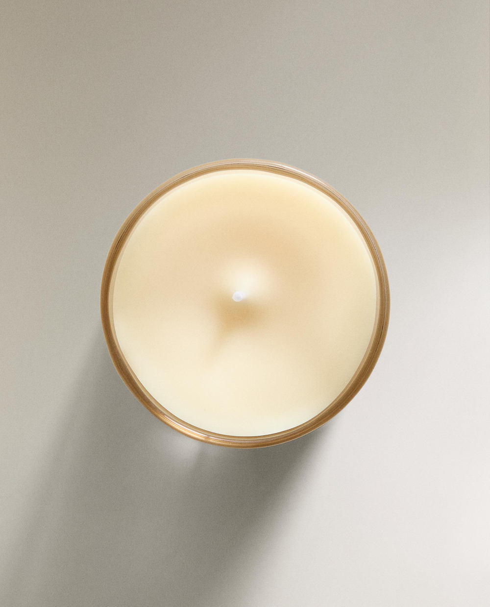 Zara Home Свеча ароматическая Clean Blossom 180 г, растительный воск, аромат цветочный, Розовый